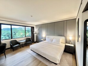 华丽客房 (King) | 迷你吧、客房内保险箱、办公桌、遮光窗帘