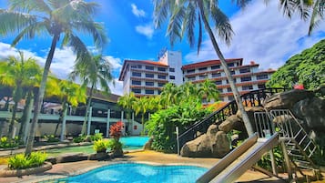 Outdoor pool, pool loungers