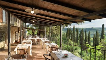 Breakfast, lunch, dinner served; Regional cuisine, garden views
