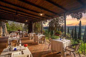 Breakfast, lunch, dinner served; Regional cuisine, garden views