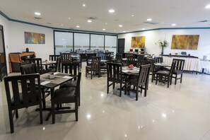 Bữa sáng buffet hàng ngày (400 MXN/mỗi người)