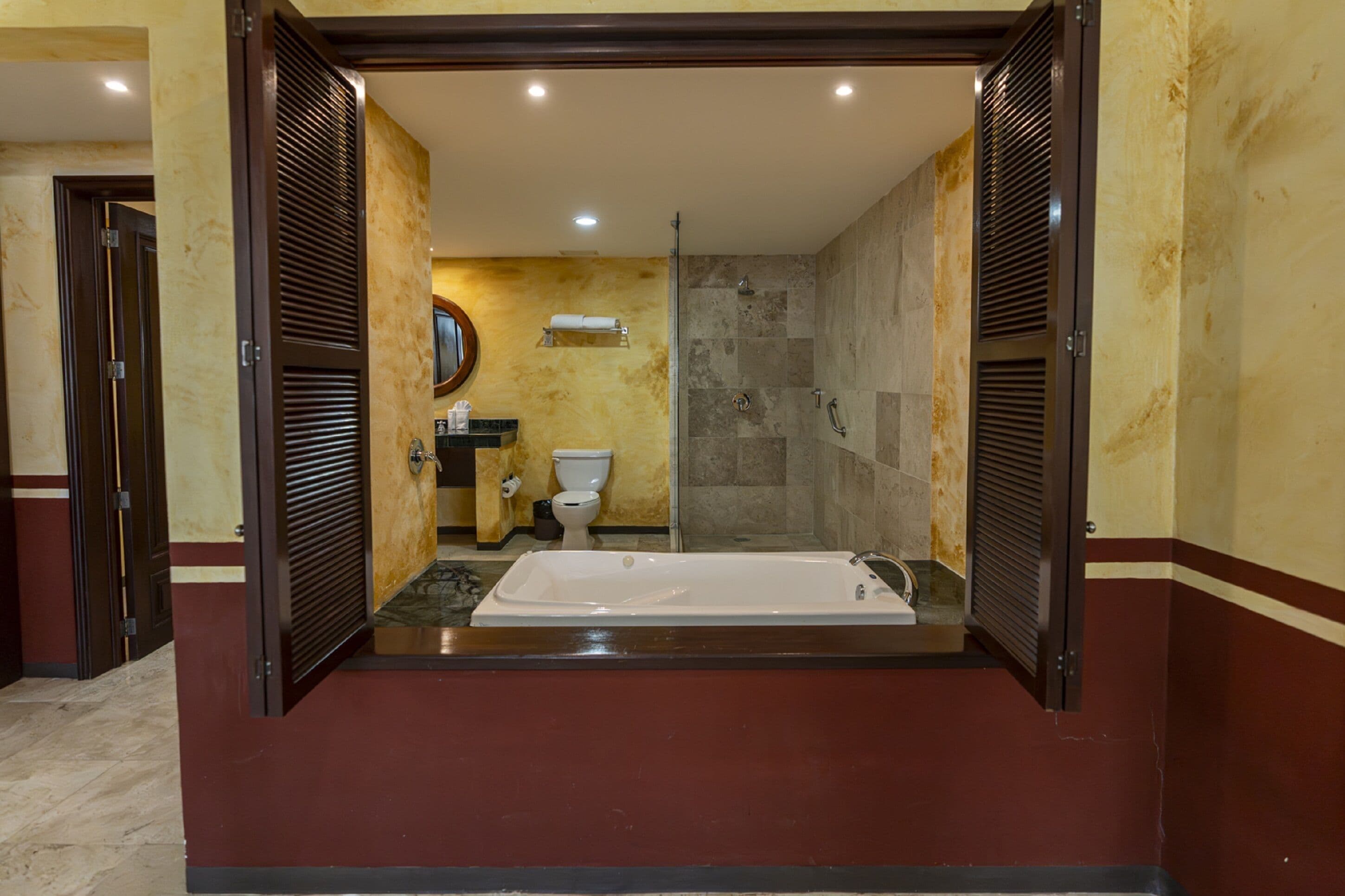 presidential room | bathroom | shower, free toiletries, hair dryer, towels