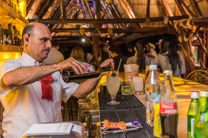 Bar (on property) - Hotel Posada del Hidalgo by Balderrama Hotel Collection (El Fuerte)