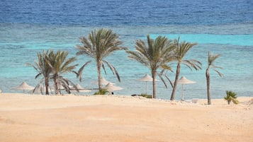 Private beach, sun-loungers, beach umbrellas, beach towels