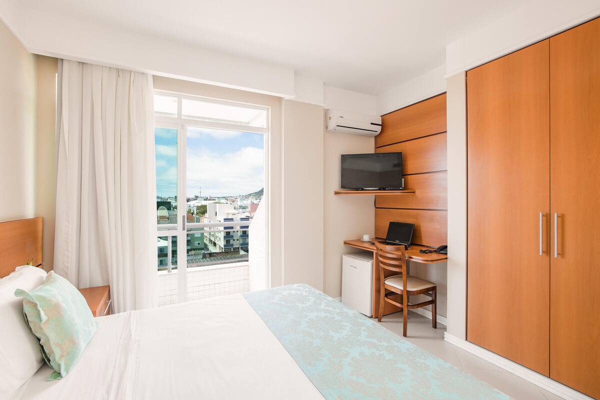 Minibar, Zimmersafe, kostenloses WLAN, Bettwäsche