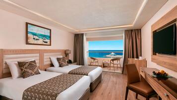 Marina Room (2 Adults Only) | Minibar, in-room safe, blackout curtains, soundproofing