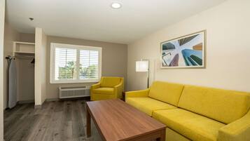 Suite, 1 King Bed, Non Smoking, Refrigerator & Microwave (with Sofabed)