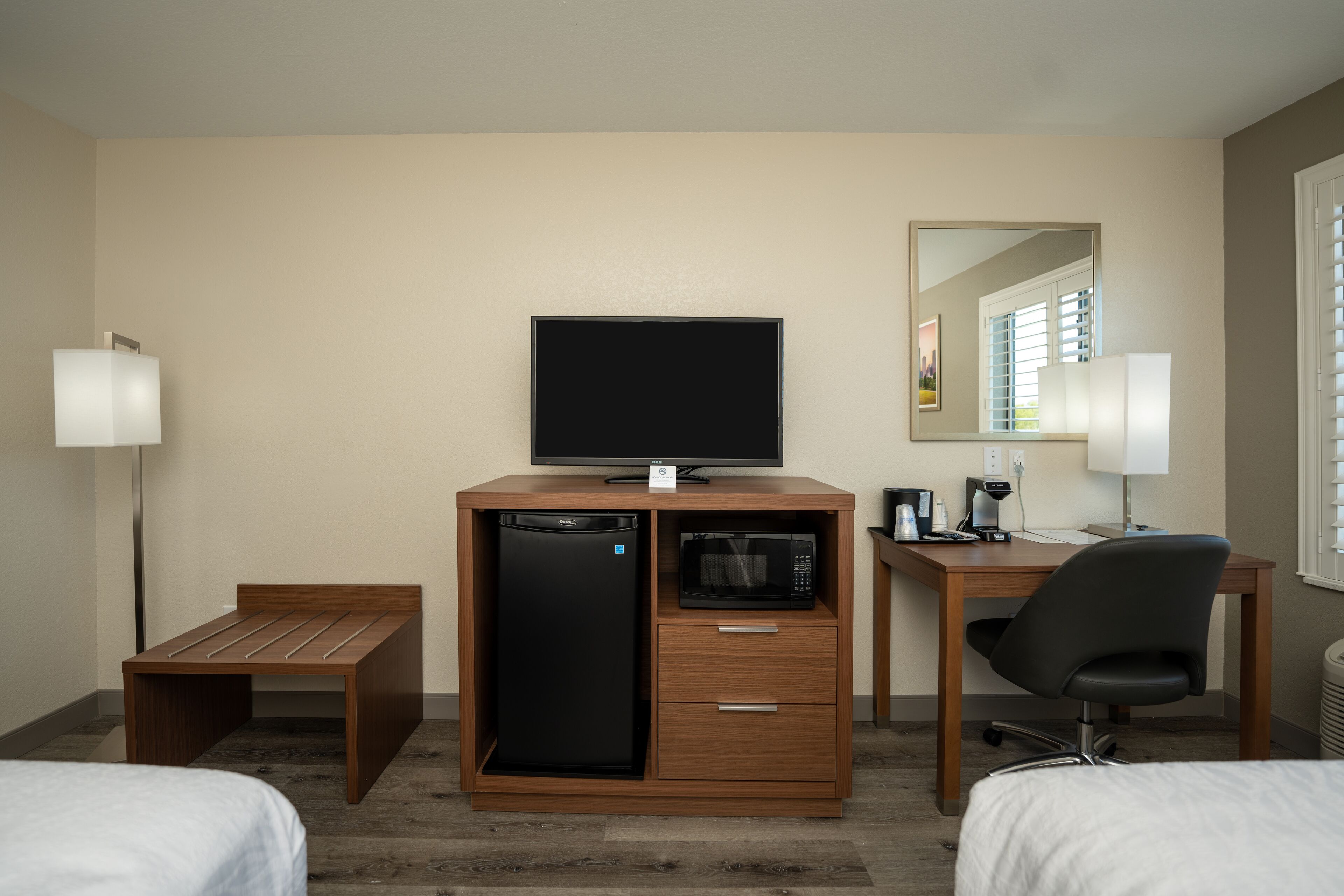 standard room, 1 king bed, non smoking, refrigerator & microwave | desk, laptop workspace, blackout curtains, soundproofing