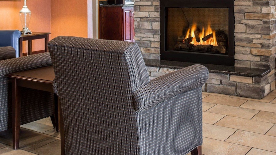 Comfort Inn & Suites Lumberton Central I-95