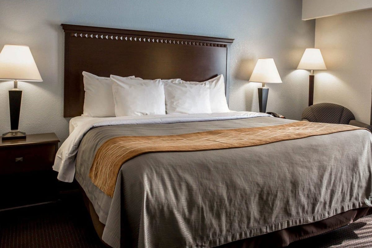 Desk, iron/ironing board, free WiFi, bed sheets