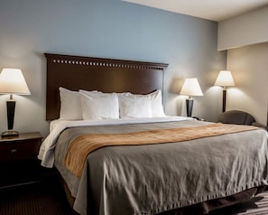 Bureau, fer et planche à repasser, Wi-Fi gratuit, draps fournis