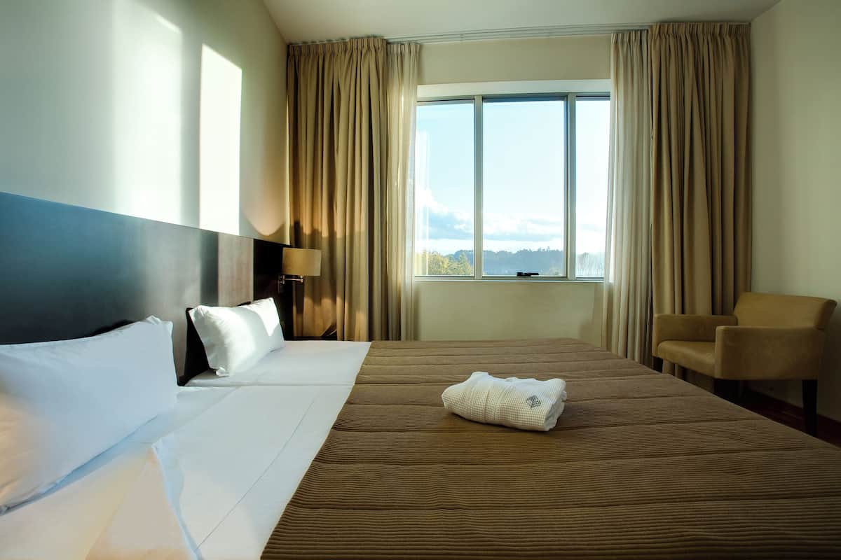 Single Room | Minibar, desk, blackout curtains, soundproofing