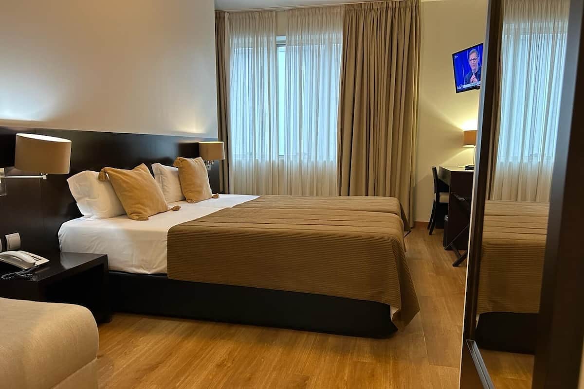 Double room (+1 child) | Minibar, skrivebord, blendingsgardiner og lydisolert