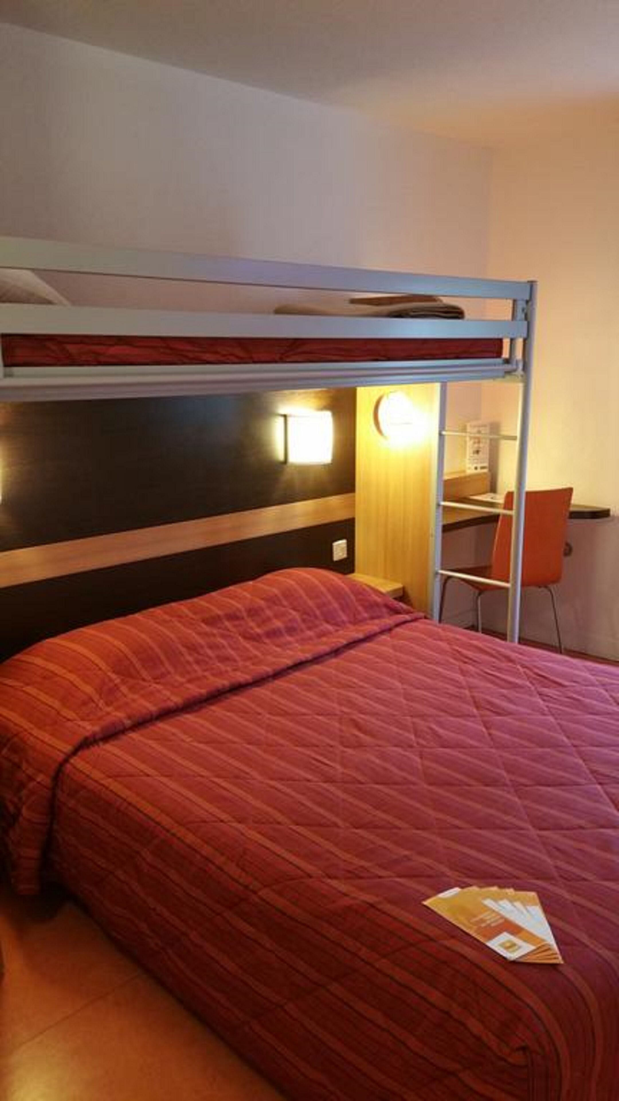 standard room, multiple beds (1 double and 1 single bed) | desk, free cots/infant beds, free wifi, bed sheets