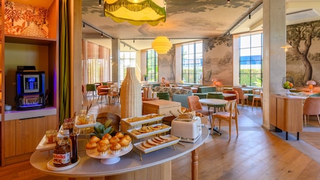 Kyriad Prestige Compiègne Hotel & Spa