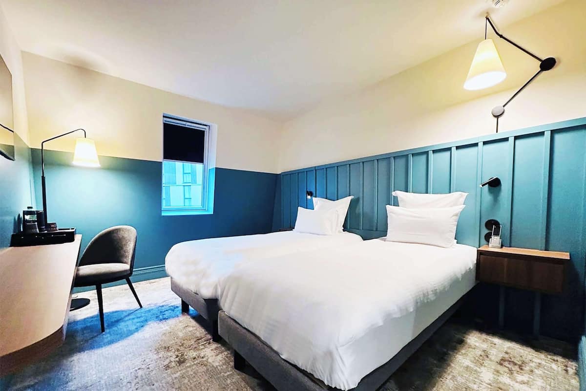 Standaard kamer, 2 eenpersoonsbedden | Luxe beddengoed, een bureau, verduisterende gordijnen, gratis wifi
