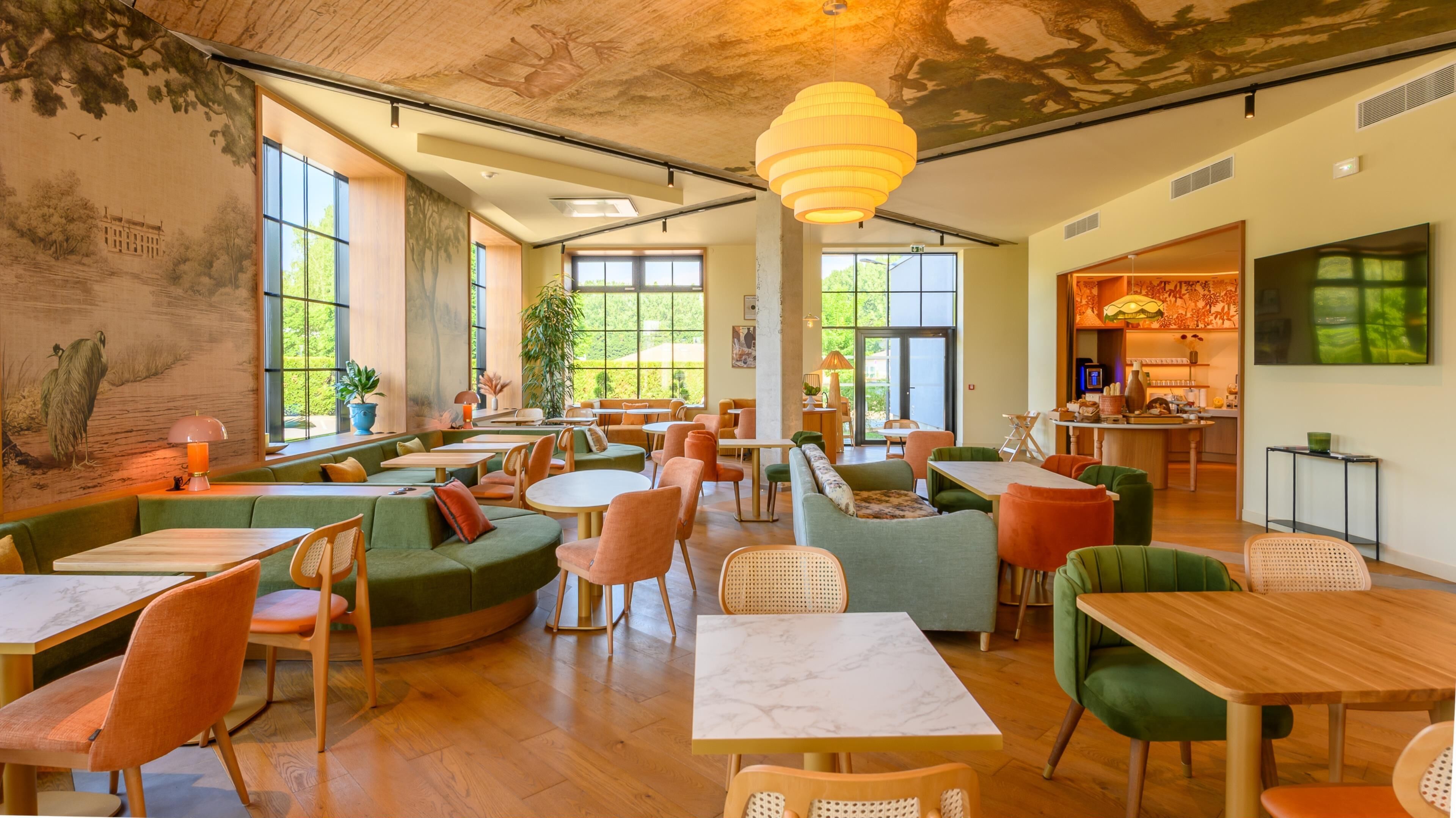 Se ofrece un desayuno bufé todos los días (17 EUR por persona)