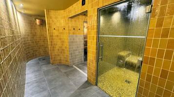 Sauna, steam room