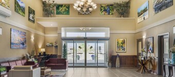 貝斯特韋斯特普拉斯聖約翰套房飯店