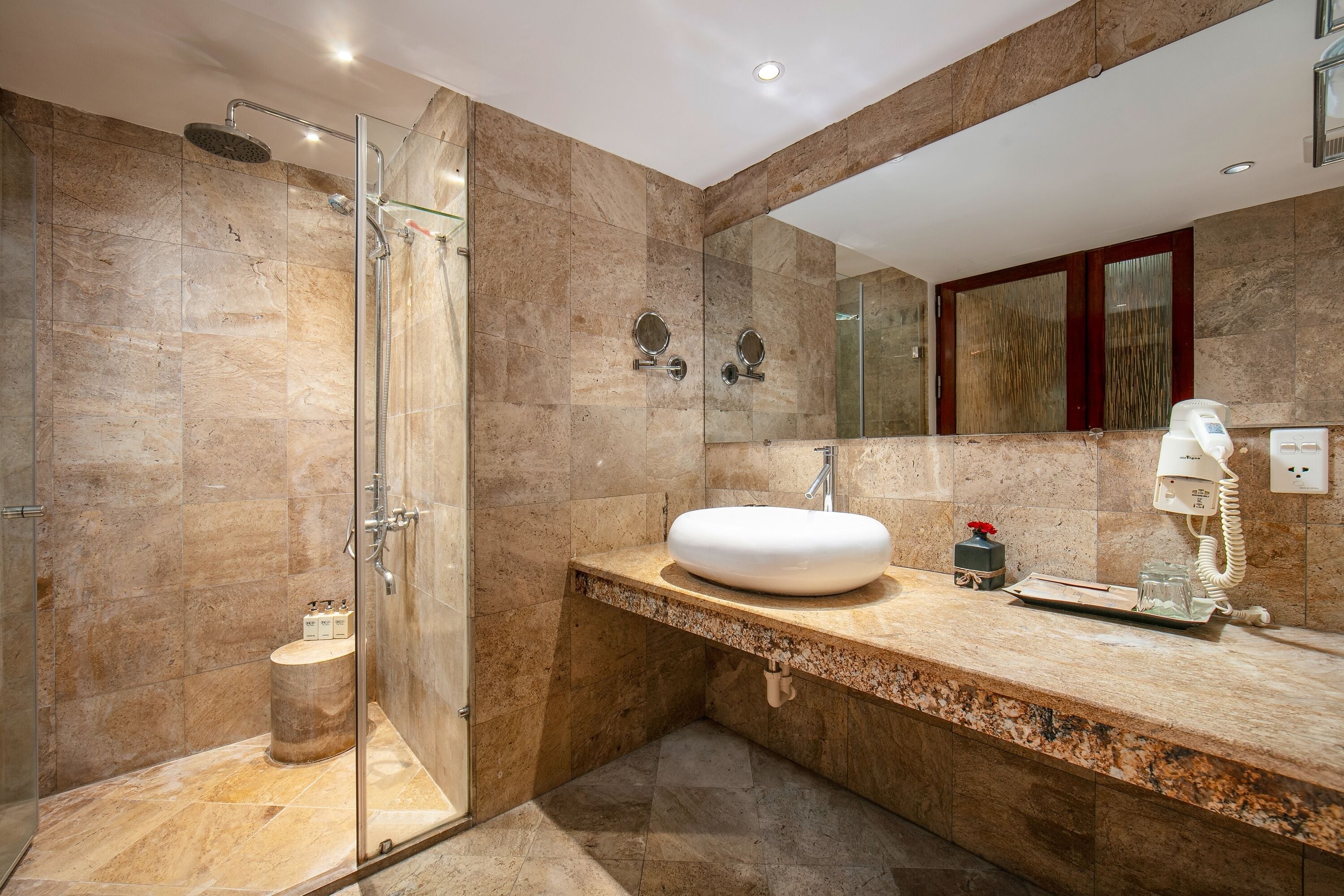 shower, hydromassage showerhead, eco-friendly toiletries, hair dryer