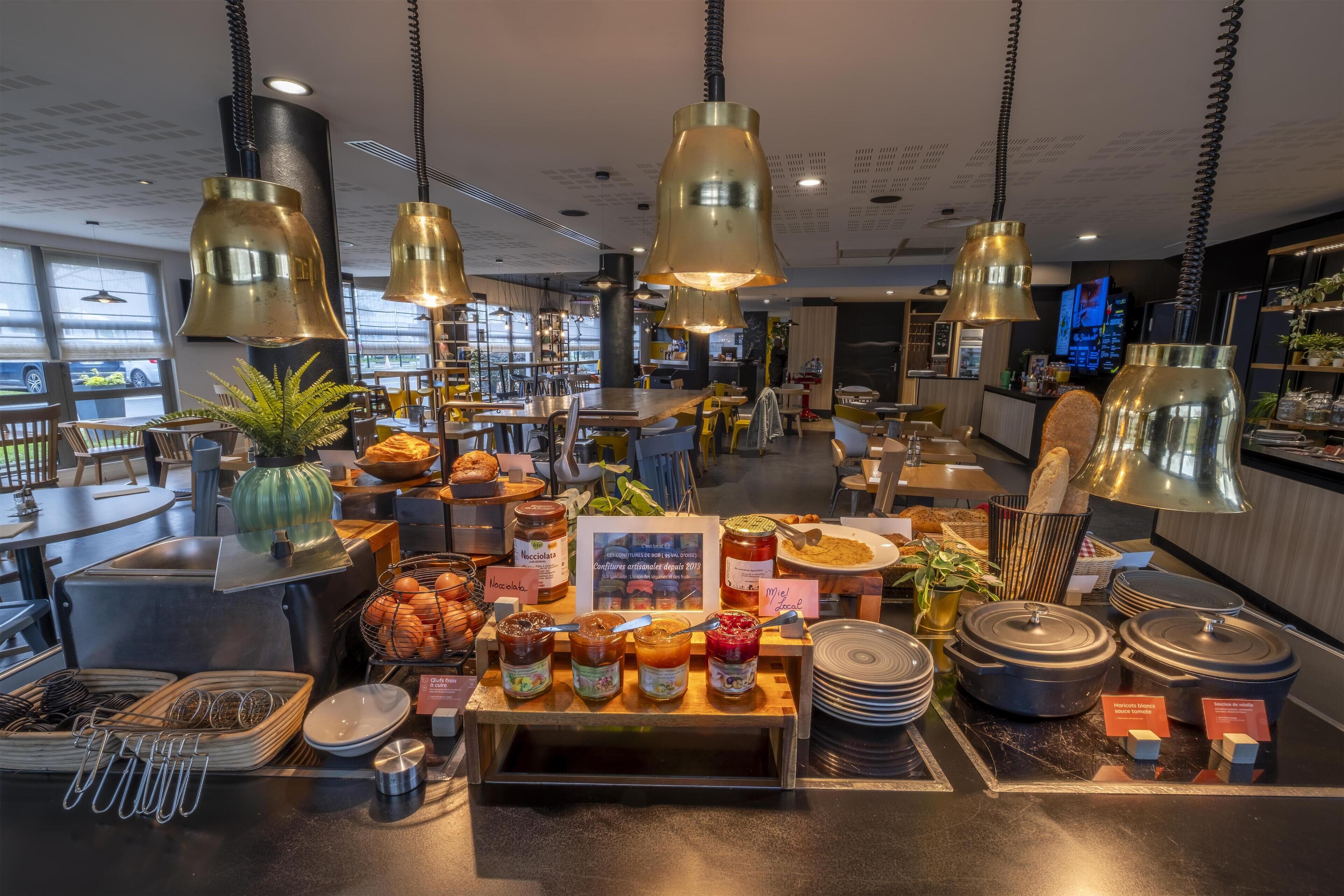 Tägliches Frühstücksbuffet gegen Gebühr