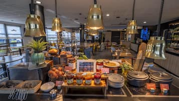 Tägliches Frühstücksbuffet gegen Gebühr