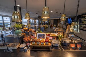 Desayuno buffet todos los días (con cargo)