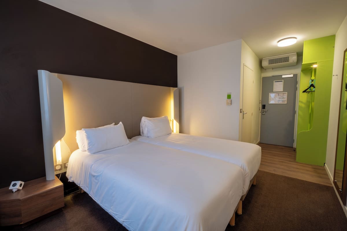 Standard Room, 2 Single Beds | Premium bedding, individually furnished, desk, laptop workspace