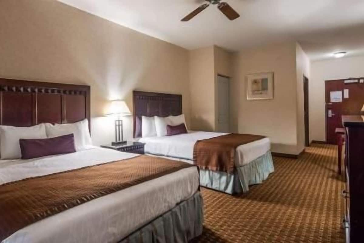 In-room safe, individually decorated, individually furnished, desk