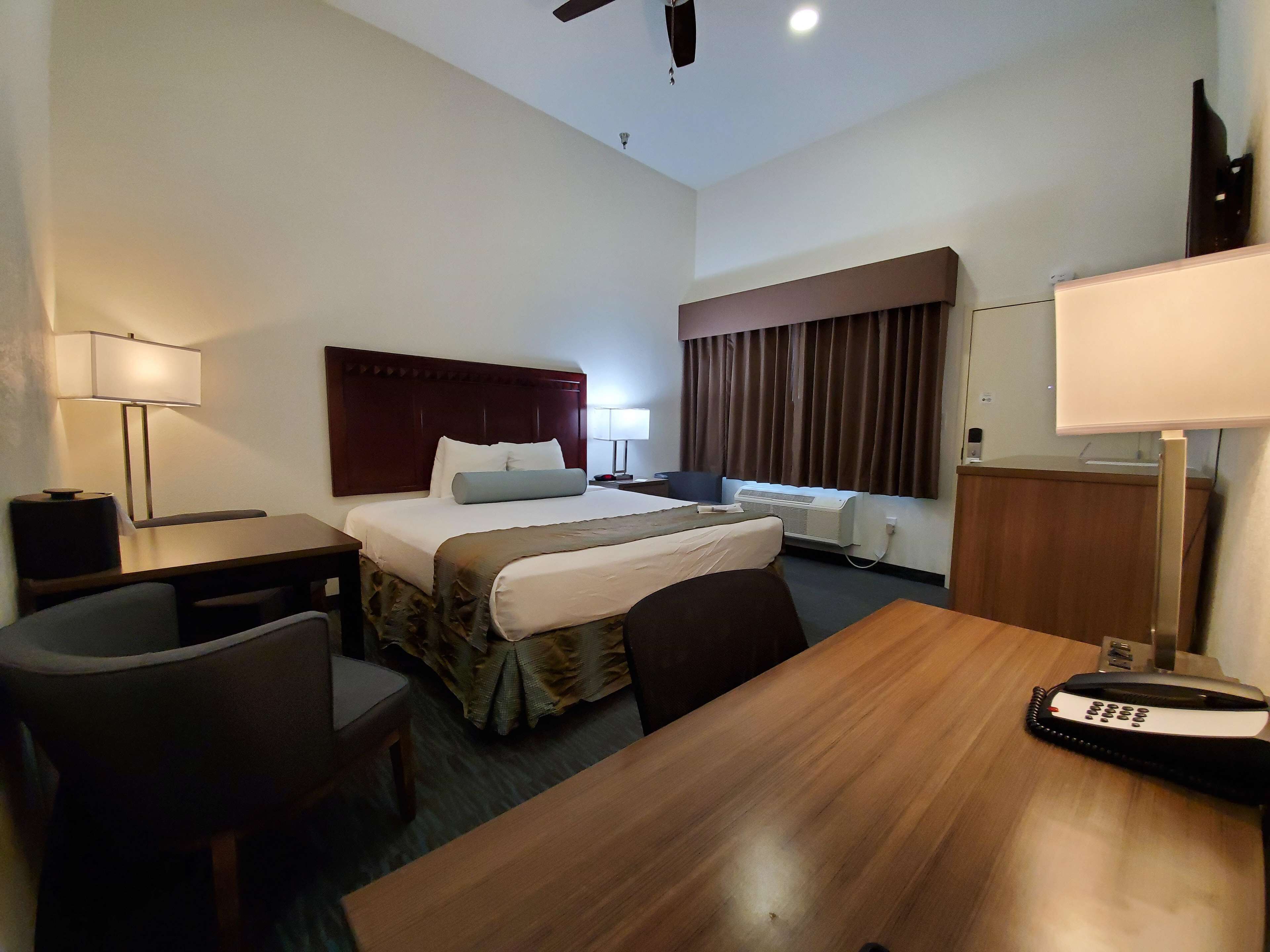 in-room safe, individually decorated, individually furnished, desk