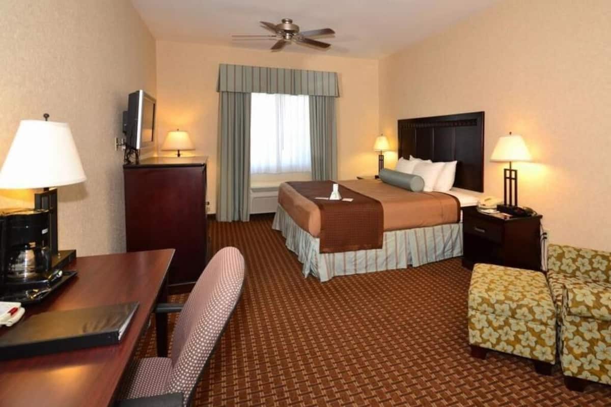 In-room safe, individually decorated, individually furnished, desk