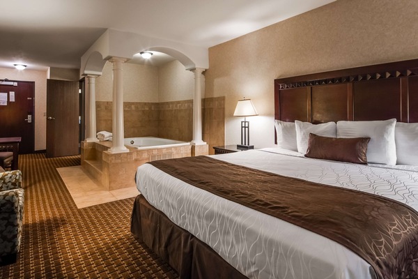 Suite, 1 King Bed, Non Smoking, Jetted Tub