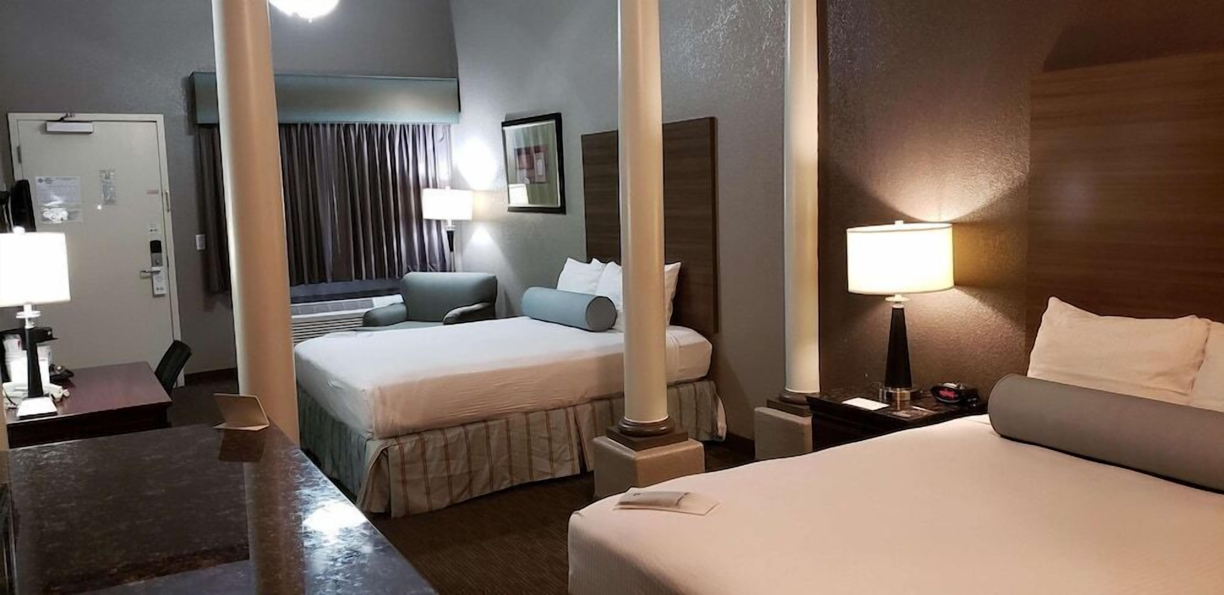 In-room safe, individually decorated, individually furnished, desk