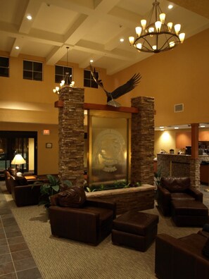 Lobby sitting area - Diamond Mountain Casino Hotel (Susanville)