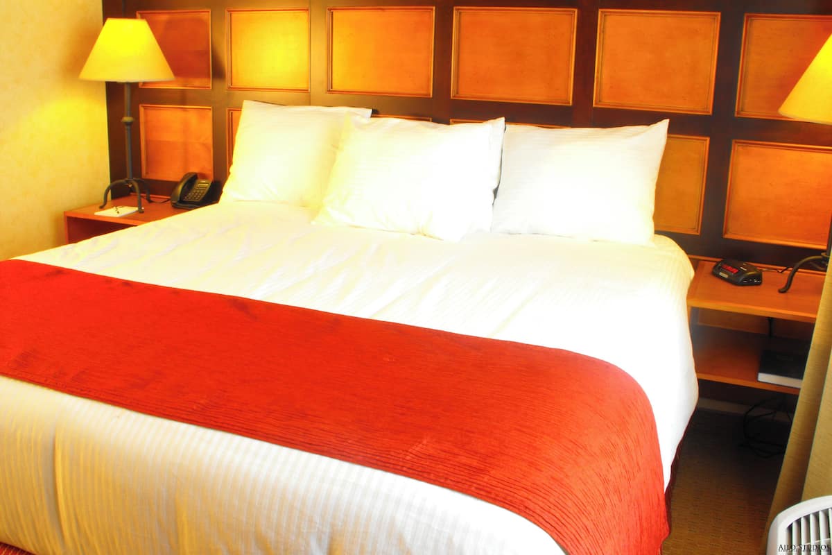 In-room safe, desk, laptop workspace, iron/ironing board