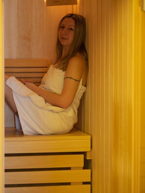 Sauna, steam room, massages