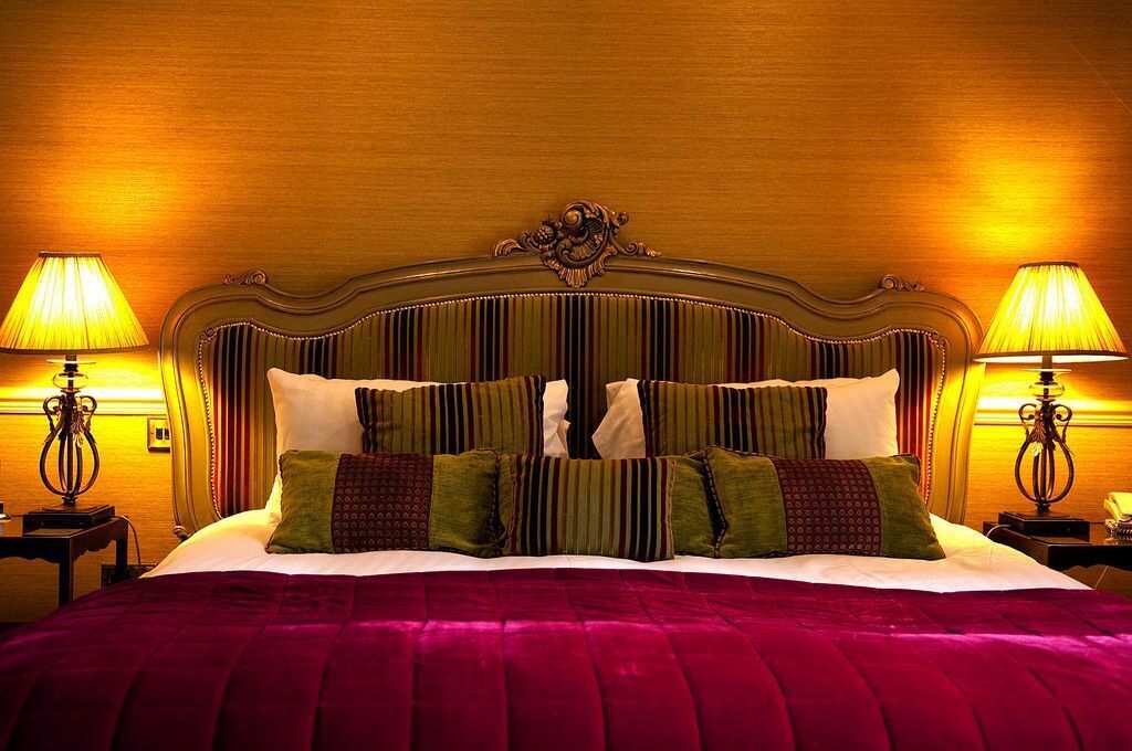 Premium bedding, desk, iron/ironing board, free WiFi