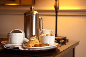 Daily full breakfast (GBP 16.50 per person)