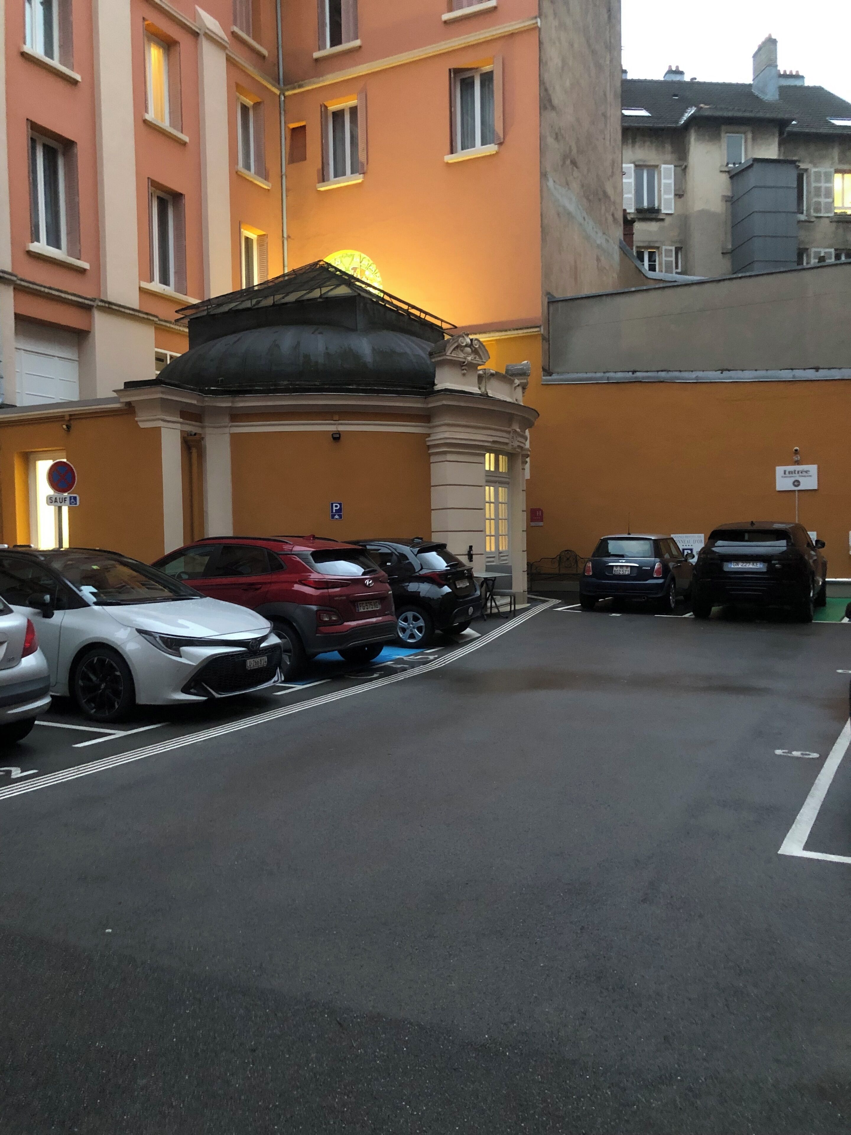 self-parking (surcharge) 13 per stay