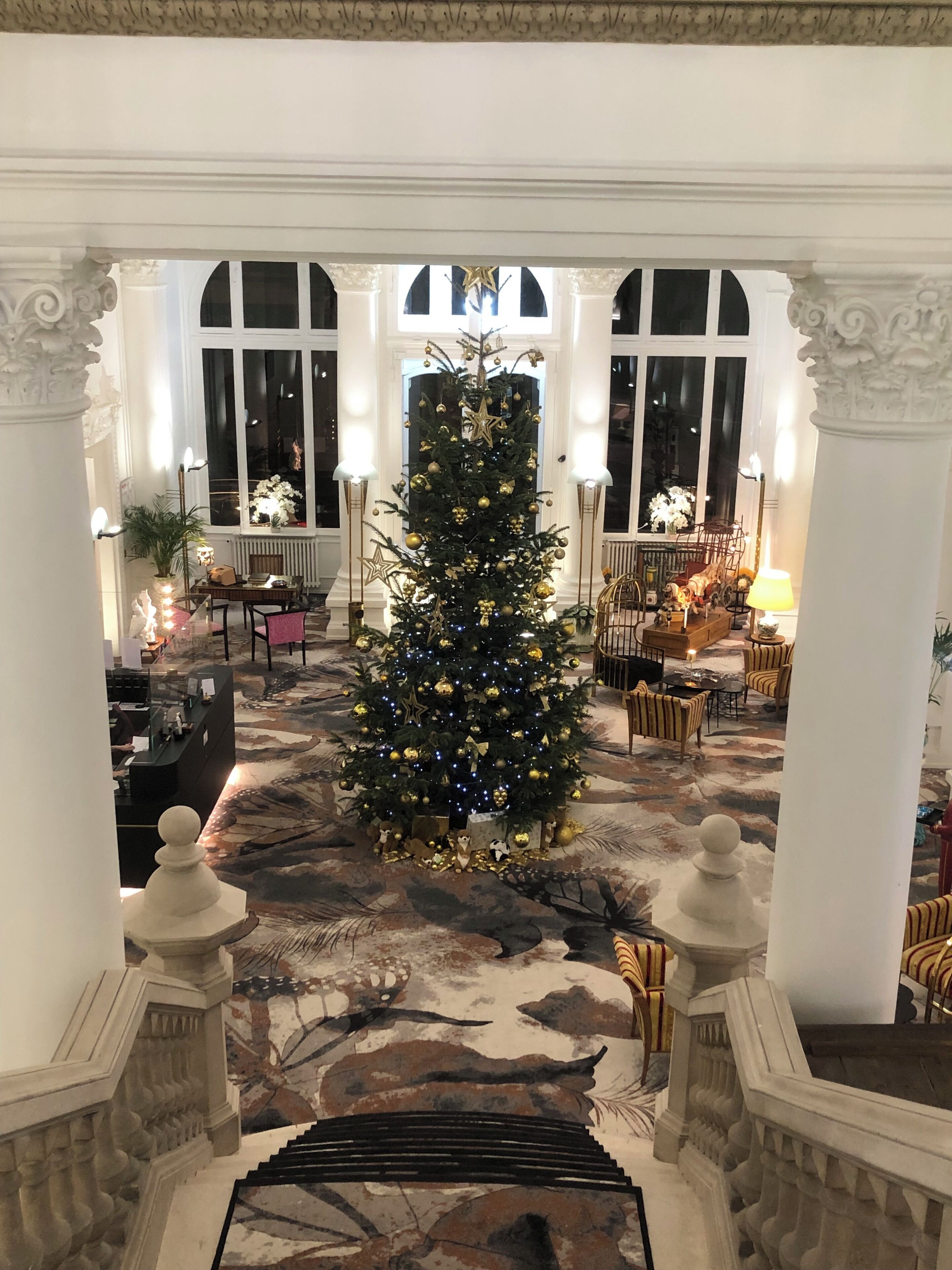 ฝ่ายต้อนรับ