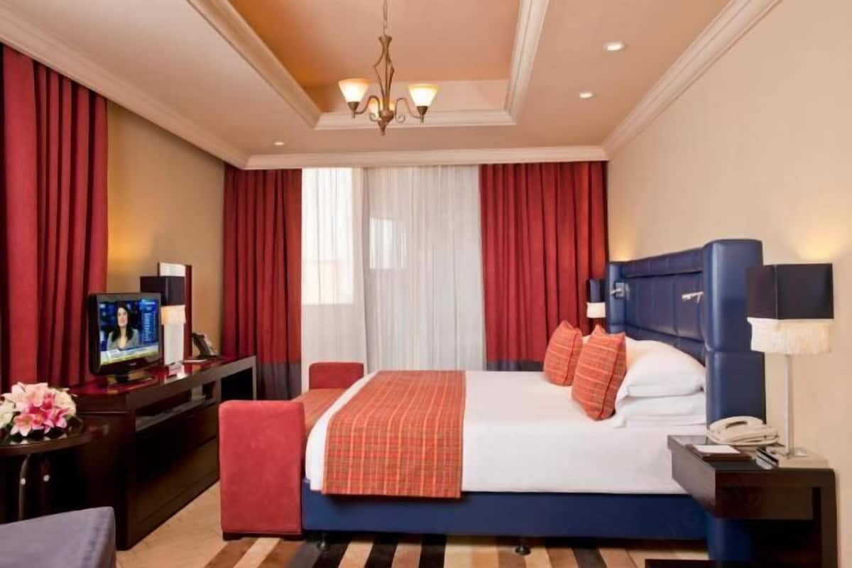1 bedroom, minibar, in-room safe, desk