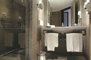Shower, hair dryer, bathrobes, bidet - Hotel Riu Tikida Beach - Adults Only - All inclusive (Agadir)