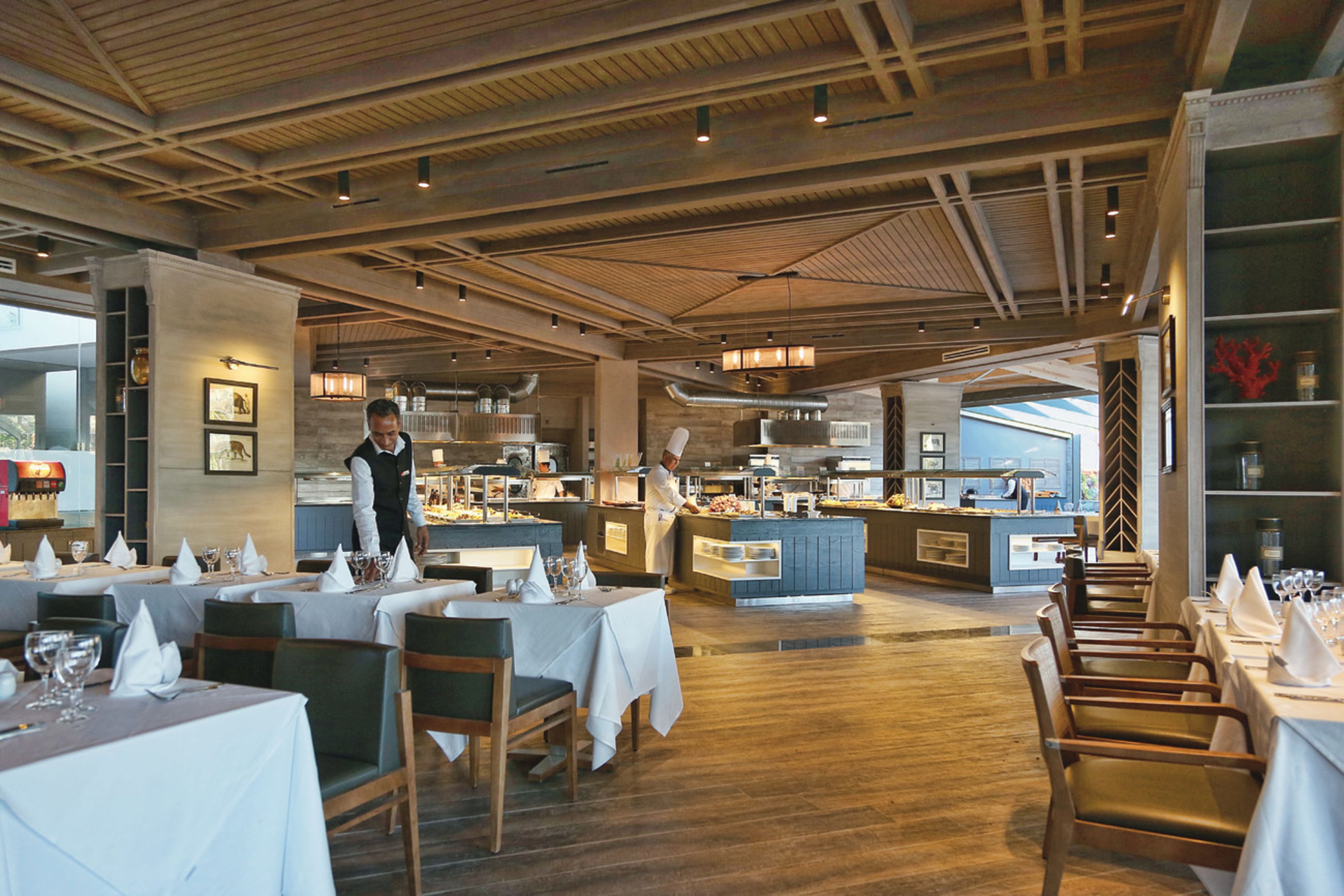 3 restaurants; breakfast, lunch, and dinner served