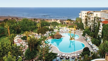 Indoor pool, 2 outdoor pools, pool umbrellas, pool loungers