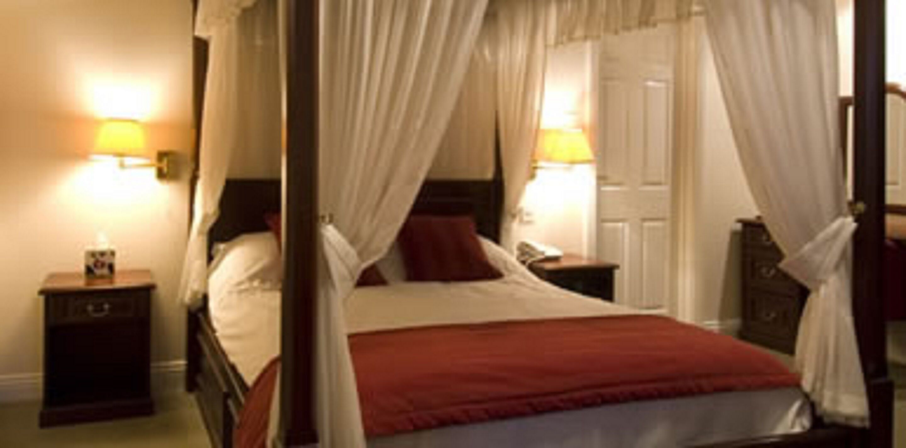 executive double room | desk, iron/ironing board, free cots/infant beds, free rollaway beds