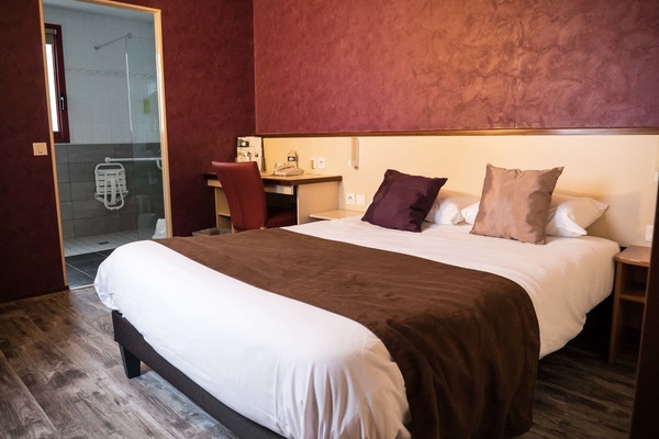 8 habitaciones, escritorio y cortinas blackout