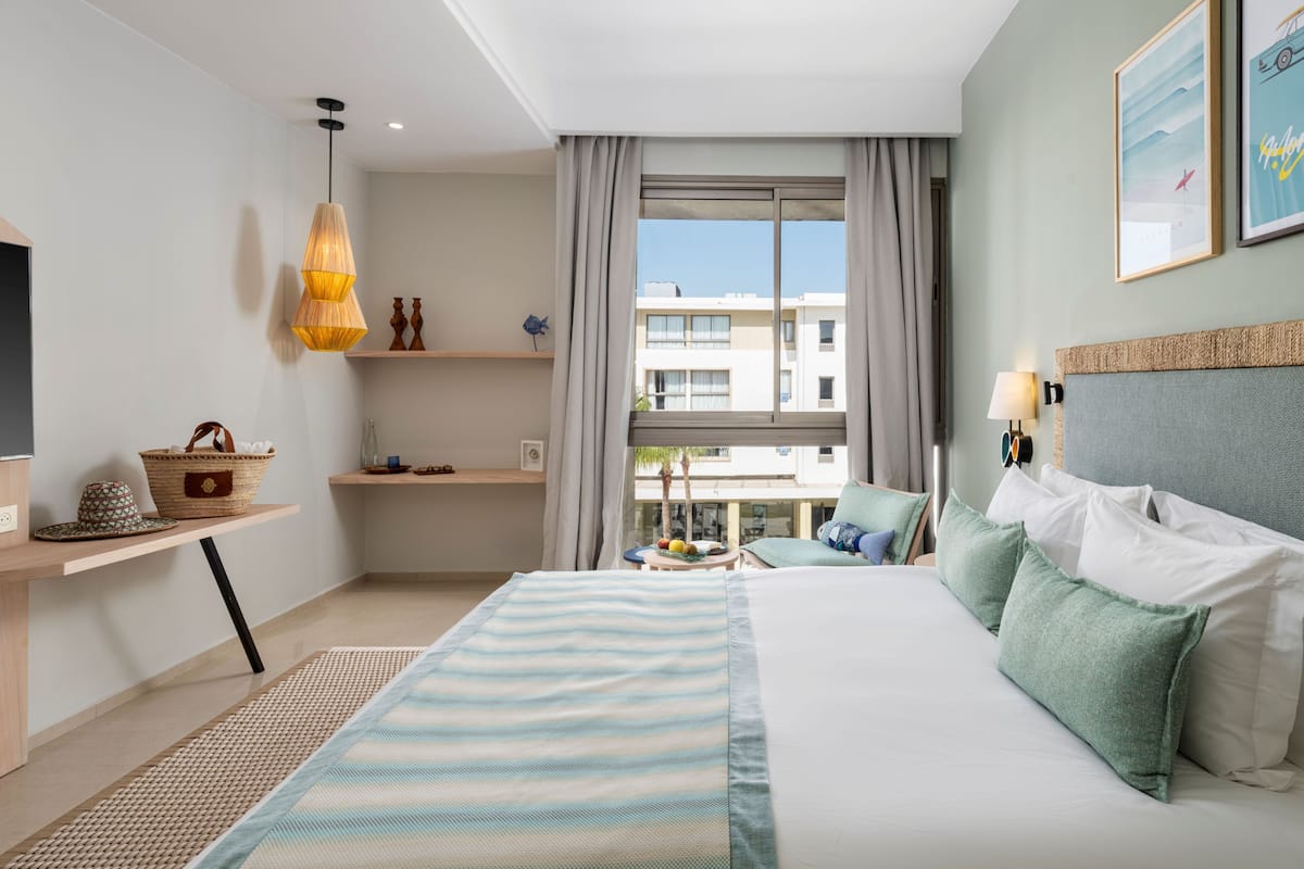 Standard Double Room, Garden View