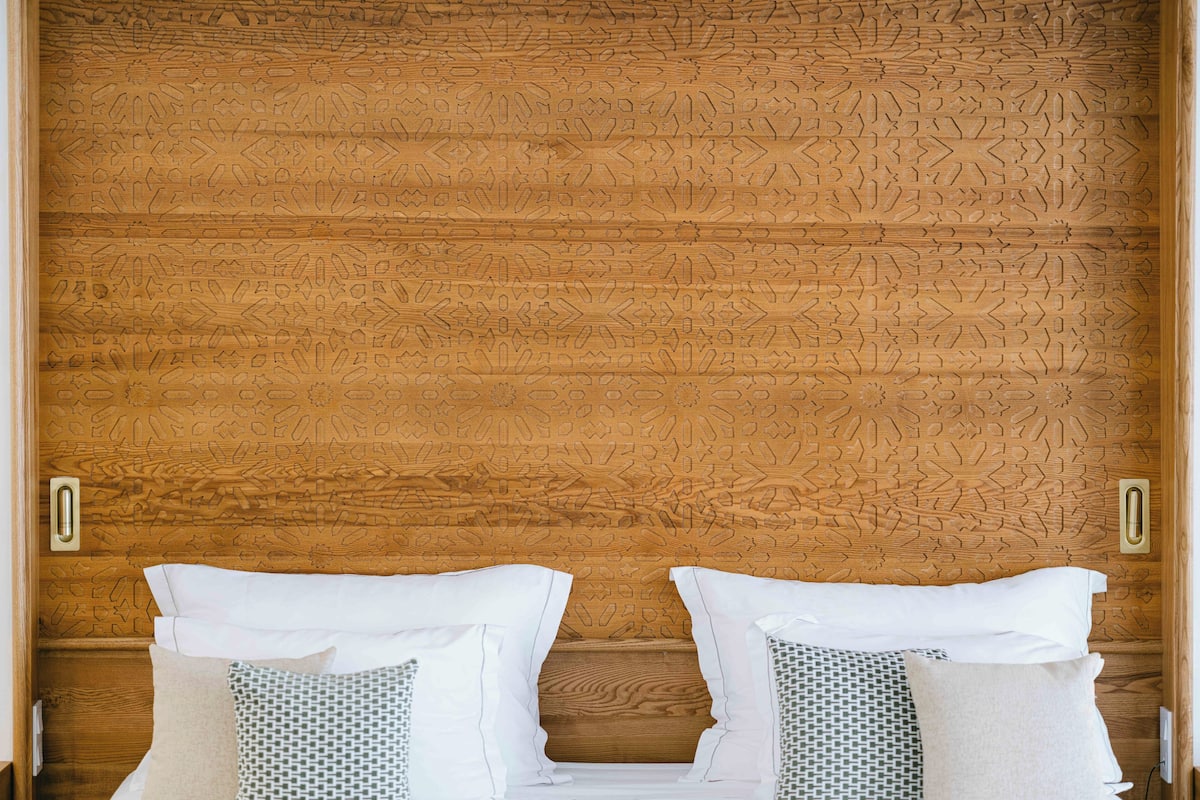 junior suite | 1 bedroom, minibar, in-room safe, desk