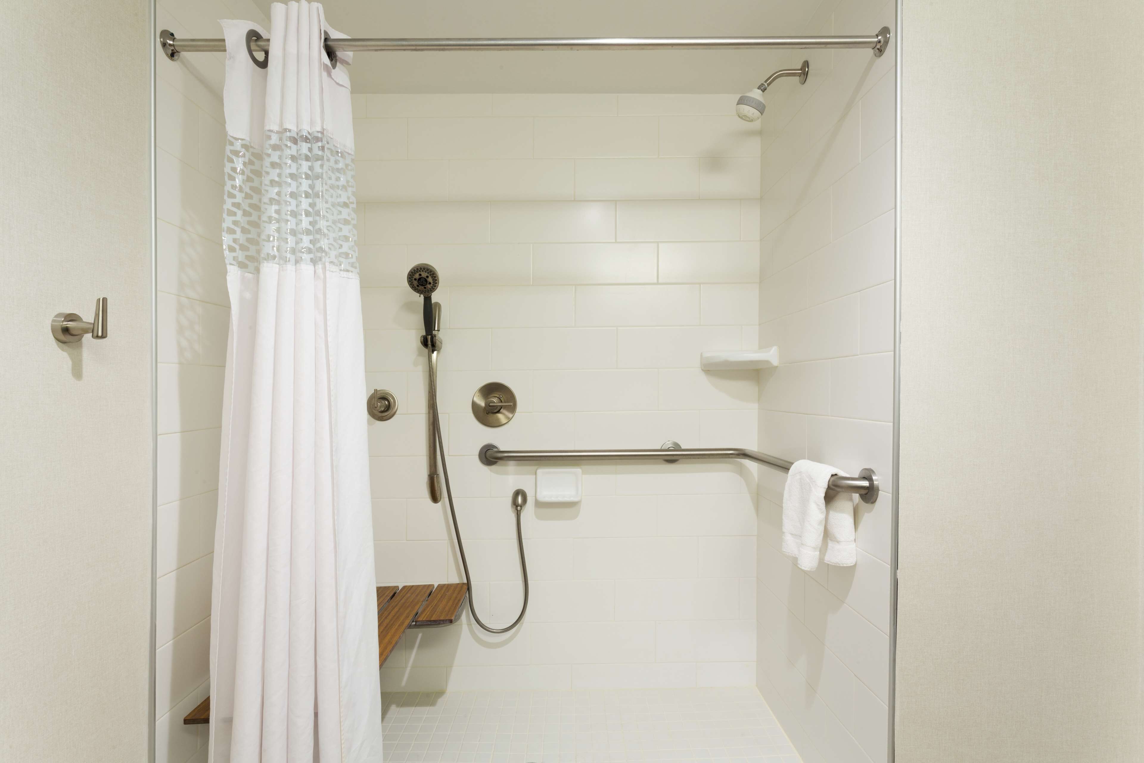 combined shower/bathtub, free toiletries, hair dryer, towels