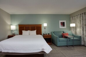 Premium bedding, blackout drapes, iron/ironing board - Hampton Inn North Myrtle Beach-Harbourgate (North Myrtle Beach)